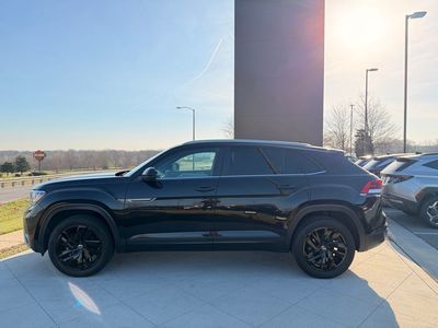2022 Volkswagen Atlas Cross Sport — photo 7 view
