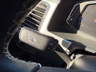 2022 Volkswagen Atlas Cross Sport — photo 15 view