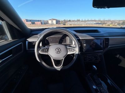 2022 Volkswagen Atlas Cross Sport — photo 13 view