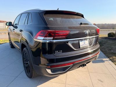 2022 Volkswagen Atlas Cross Sport — interior view