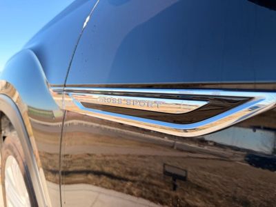 2022 Volkswagen Atlas Cross Sport — photo 11 view
