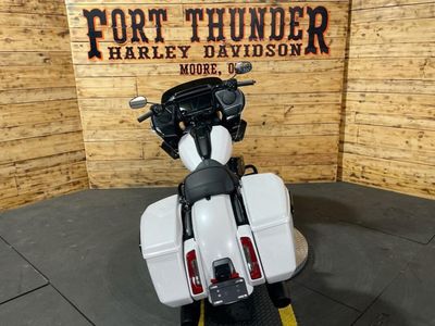 2025 Harley-Davidson FLTRX - Road Glide — engine compartment view