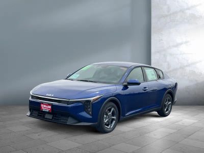 2026 Kia K4 — front three-quarter view