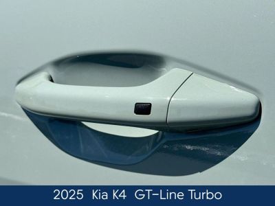 2025 Kia K4 - Photo 14
