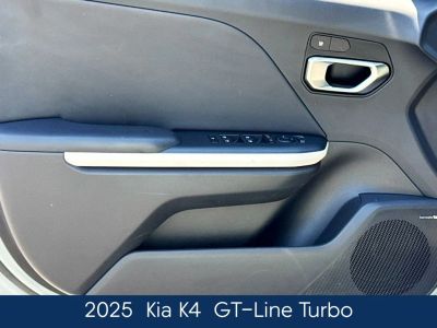 2025 Kia K4 - Photo 17