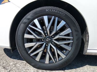 2025 Nissan Altima - Photo 10