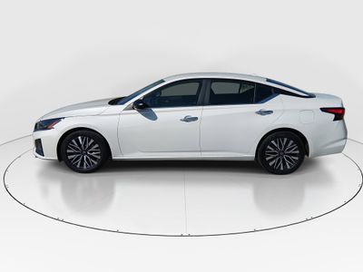 2025 Nissan Altima - Photo 4