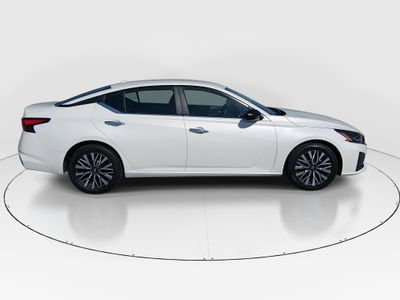 2025 Nissan Altima - Photo 8