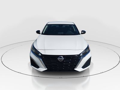2025 Nissan Altima - Photo 2