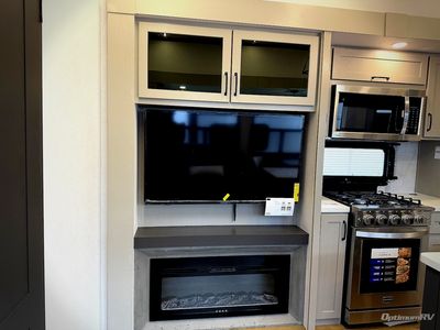 2025 Palomino Columbus - Photo 6