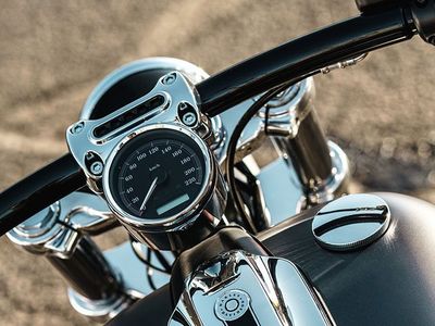 2017 Harley-Davidson Breakout - Photo 15