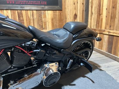 2017 Harley-Davidson Breakout - Photo 5