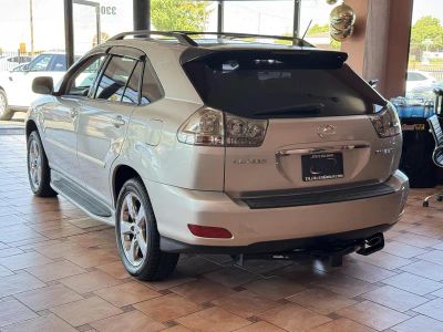 2004 Lexus RX 330 — interior view
