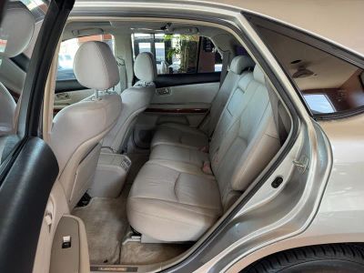 2004 Lexus RX 330 — detail view
