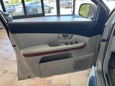2004 Lexus RX 330 — photo 11 view