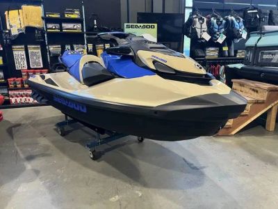 2026 Sea-Doo Wake™ 170 BRP Premium Audio, iDF, iBR — front three-quarter view