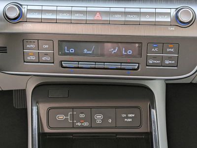 2025 Hyundai KONA — photo 16 view