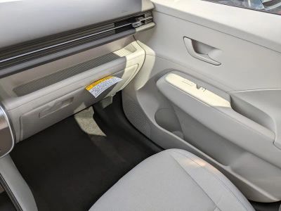 2025 Hyundai KONA — photo 14 view