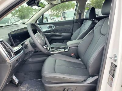 2025 Kia Sorento — photo 11 view