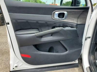 2025 Kia Sorento — photo 14 view