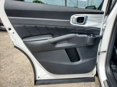 2025 Kia Sorento — photo 10 view