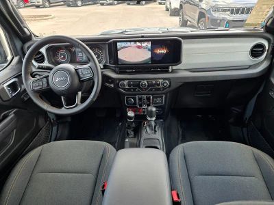 2025 Jeep Wrangler — photo 34 view