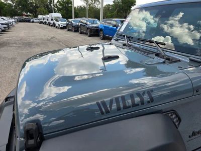 2025 Jeep Wrangler — photo 10 view