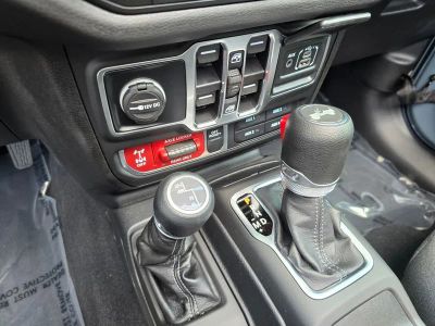 2025 Jeep Wrangler — photo 27 view