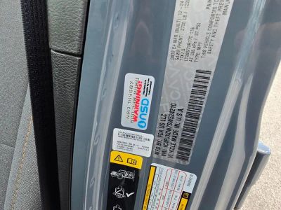 2025 Jeep Wrangler — photo 15 view