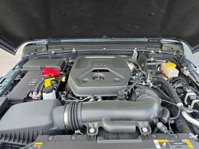 2025 Jeep Wrangler — photo 13 view