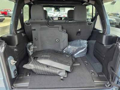 2025 Jeep Wrangler — photo 37 view