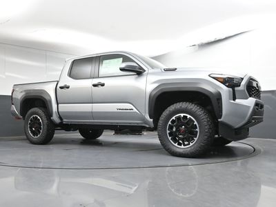 2025 Toyota Tacoma i-FORCE MAX TRD Off-Road i-FORCE MAX Truck Double Cab — photo 19 view