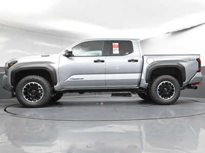 2025 Toyota Tacoma i-FORCE MAX TRD Off-Road i-FORCE MAX Truck Double Cab — photo 24 view