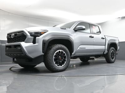 2025 Toyota Tacoma i-FORCE MAX TRD Off-Road i-FORCE MAX Truck Double Cab — photo 17 view