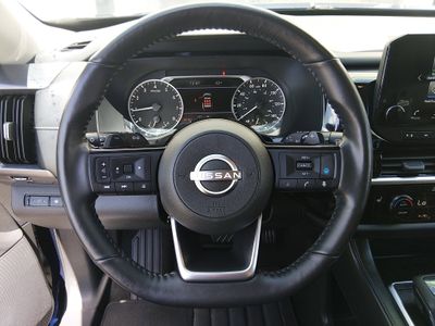 2025 Nissan Pathfinder — photo 11 view