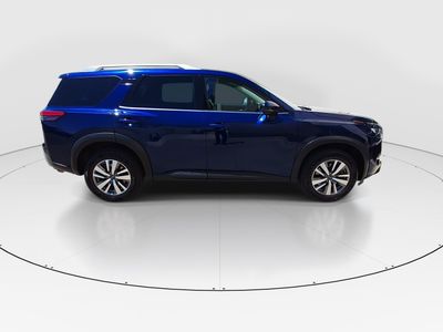 2025 Nissan Pathfinder — photo 8 view