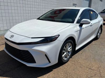 2025 Toyota Camry LE — front three-quarter view