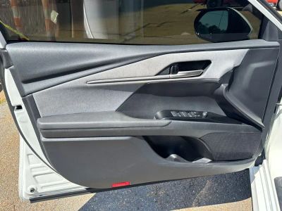 2025 Toyota Camry — photo 8 view
