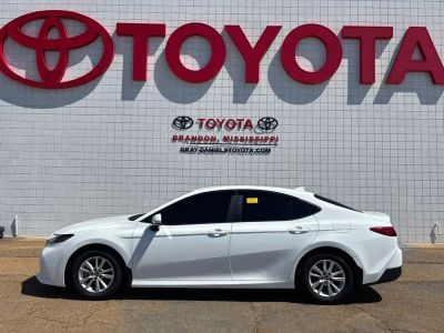 2025 Toyota Camry — detail view