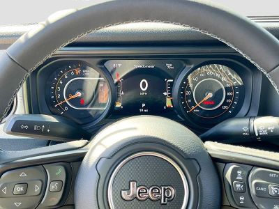 2026 Jeep Gladiator — photo 12 view