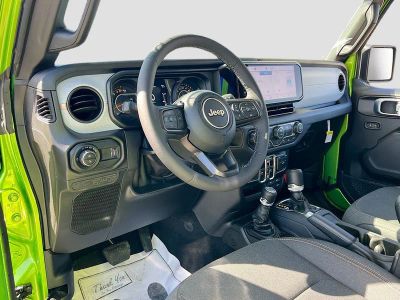 2026 Jeep Gladiator — photo 9 view