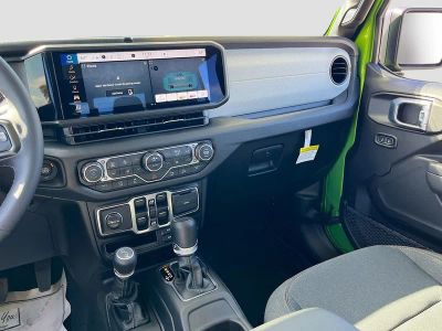 2026 Jeep Gladiator — photo 22 view