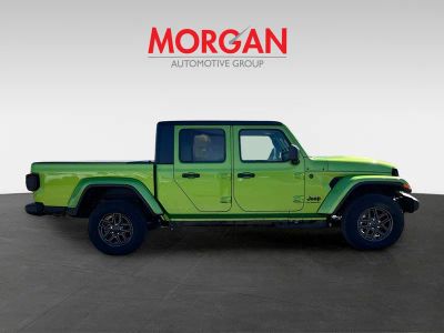 2026 Jeep Gladiator — photo 8 view