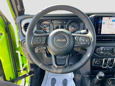 2026 Jeep Gladiator — photo 11 view