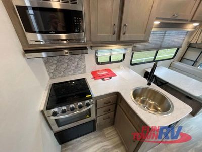2025 Gulf Stream RV Yellowstone Class C - Photo 11