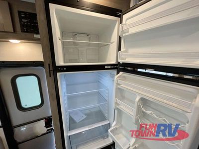 2025 Gulf Stream RV Yellowstone Class C - Photo 16