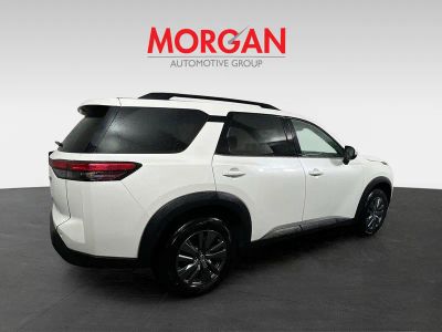 2024 Nissan Pathfinder — rear three-quarter view