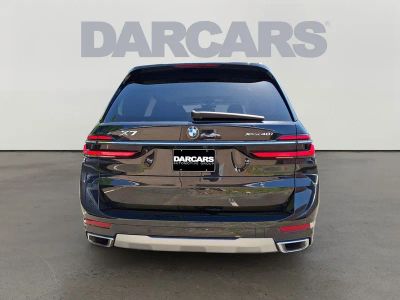 2025 BMW X7 — detail view