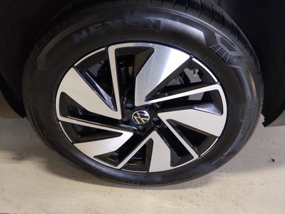 2025 Volkswagen Atlas - Photo 17