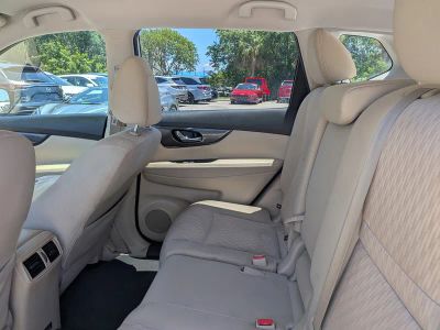 2020 Nissan Rogue — photo 14 view